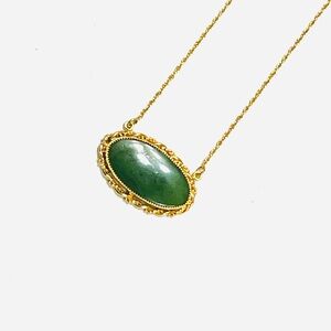 Vintage 1/20 12K gold-filled Gold Cabochon Cut Green Jade Pendant Necklace 16.5”